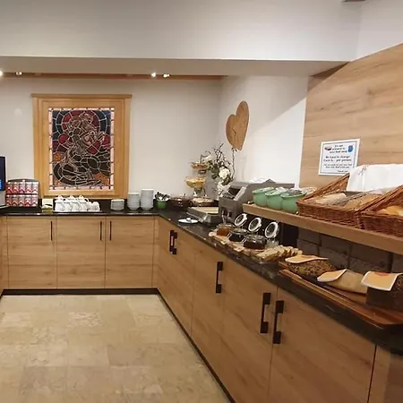 Hotel-garni Pramstraller לינה וארוחת בוקר