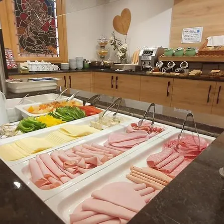 Hotel-garni Pramstraller 3*