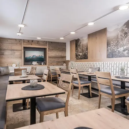 Hotel-garni Pramstraller 3*