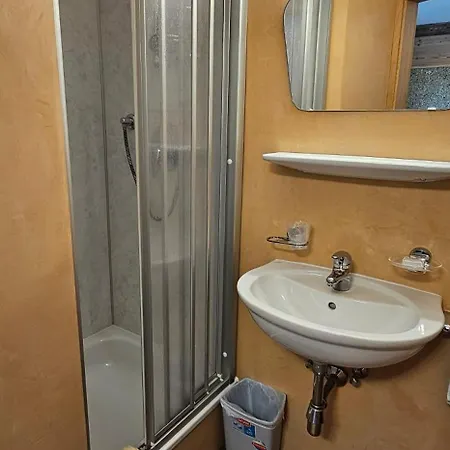 Hotel-garni Pramstraller לינה וארוחת בוקר