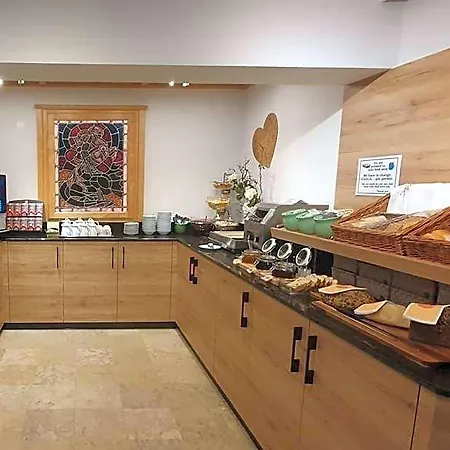 Bed & Breakfast Hotel-garni Pramstraller 3*