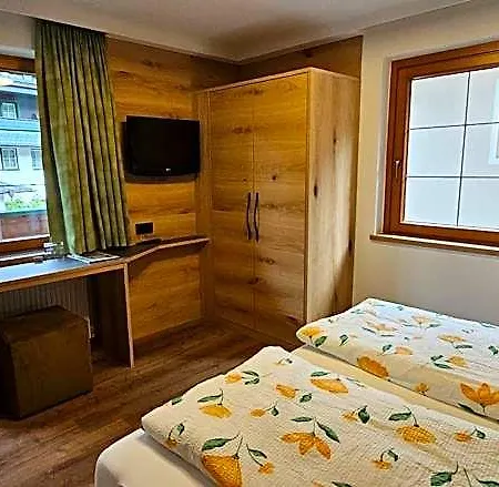 Bed & Breakfast Hotel-garni Pramstraller 3*