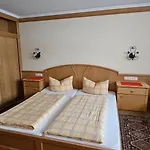 Bed & Breakfast Hotel-garni Pramstraller